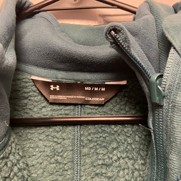 LIKE NEW Under armour women’s ski/snow jacket - Picture 6 of 6